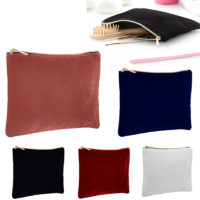 Trousse en velours avec doublure personnalisé logo et texte. Trousse à maquillage publicitaire.