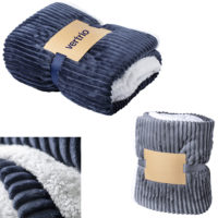 Couverture sherpa polaire (bleu ou grise) personnalisée avec votre logo d'entreprise et texte.